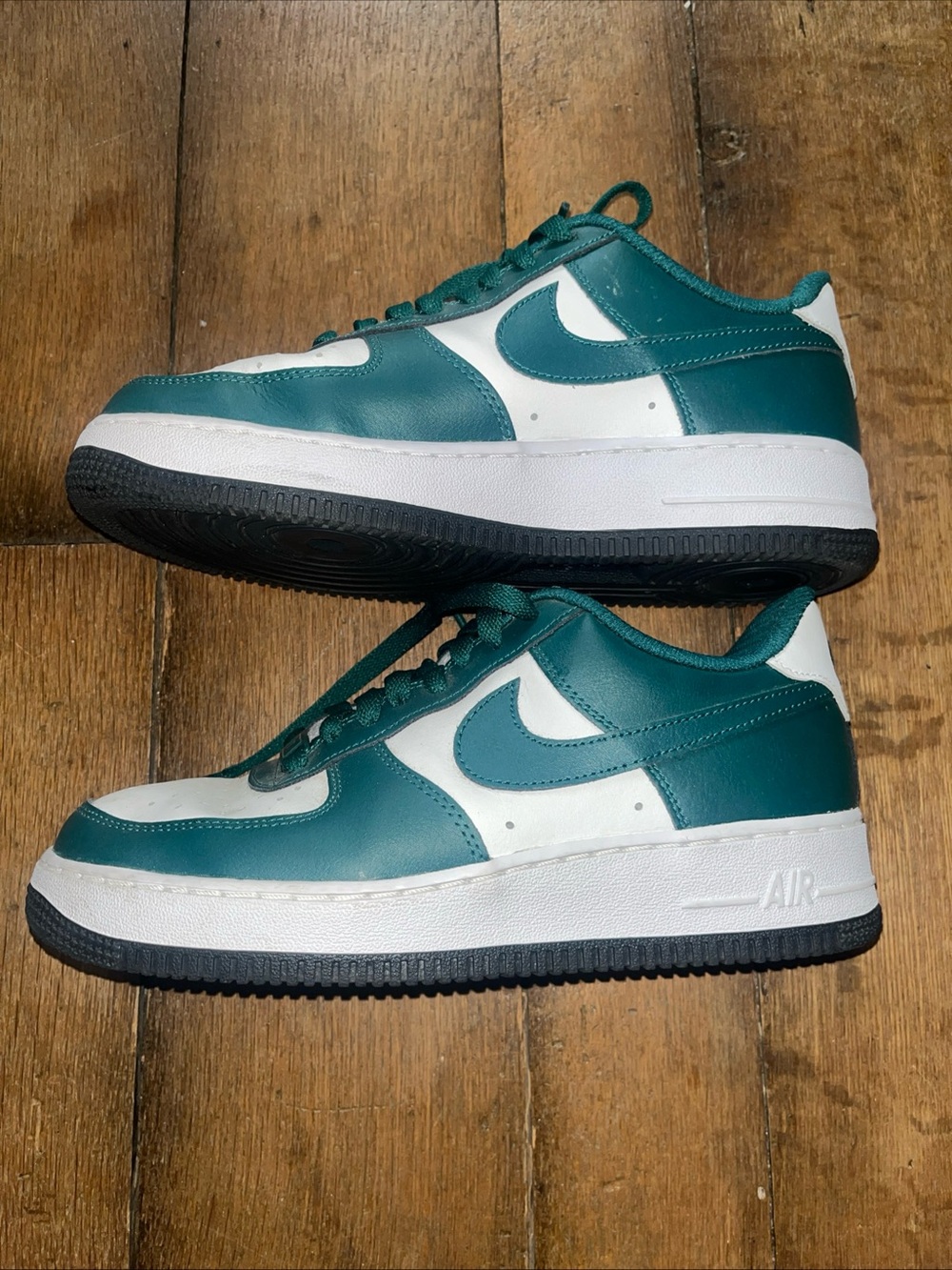 Nike Air Force 1 Women's Sneakers Green & White AQ3778-994 Size 7.5